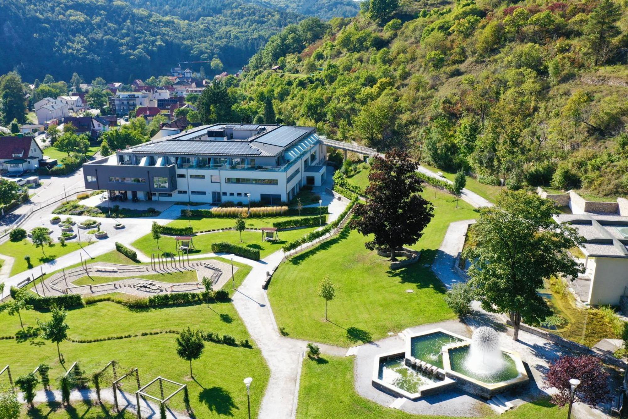 Nuhr Medical - Hotel & Restaurant Senftenberg Exterior photo
